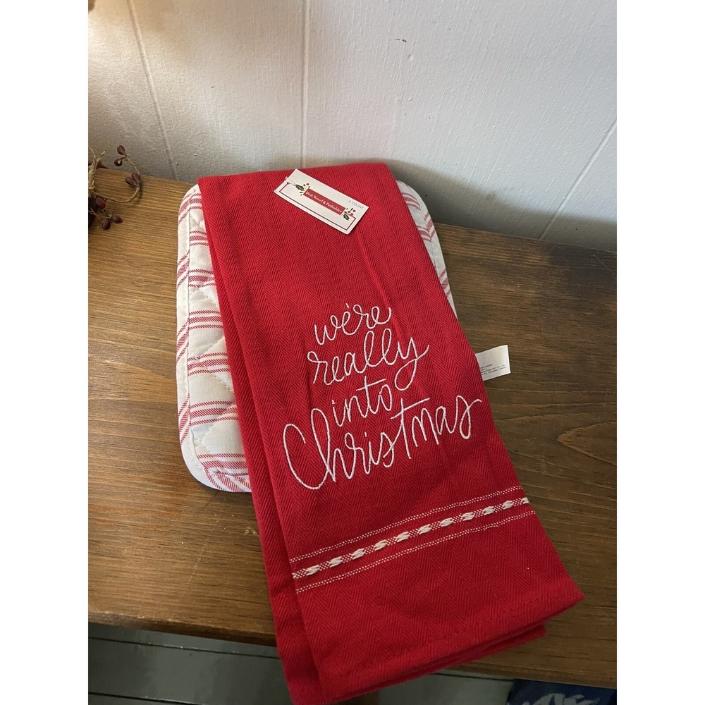 Dish towel and pot holder set we're really into Christmas and NWT